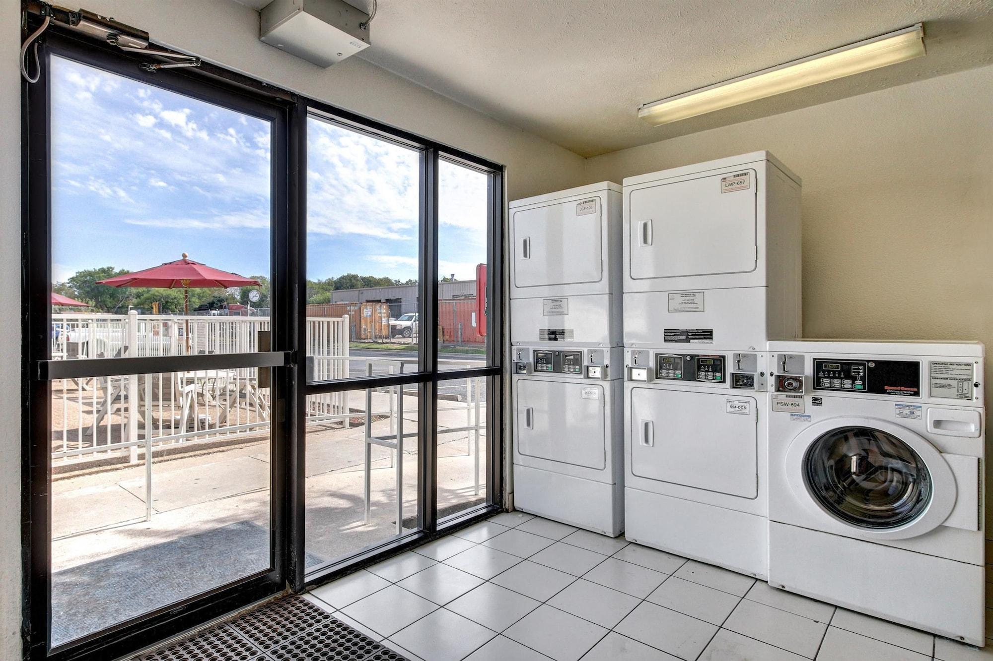 Days Inn By Wyndham Waco University Area Luaran gambar